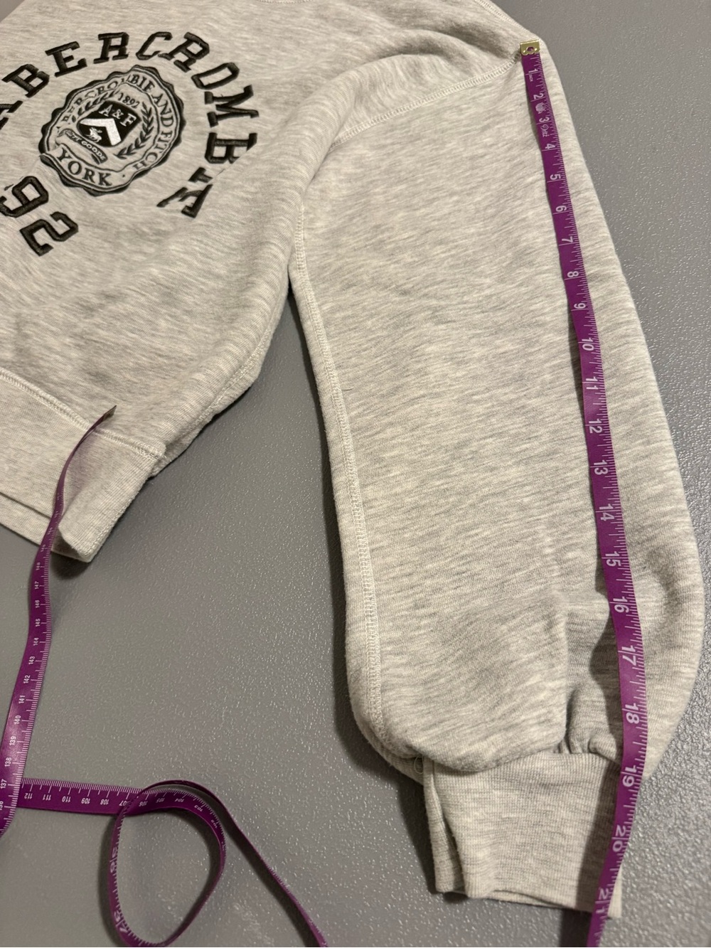 Abercrombie & Fitch Soft Heather Gray Embroidered Logo Pullover Sweatshirt S - Picture 10 of 12